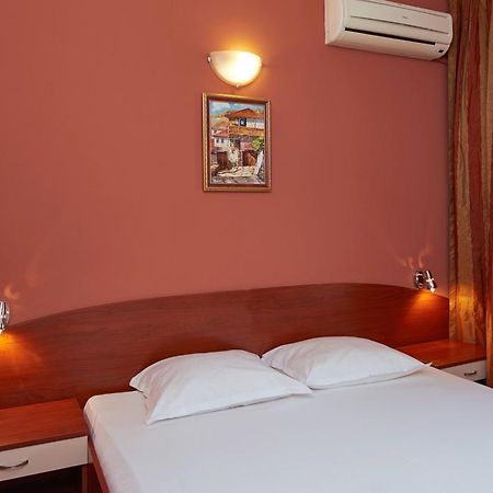 Guesthouse Kirov Ravda Bagian luar foto