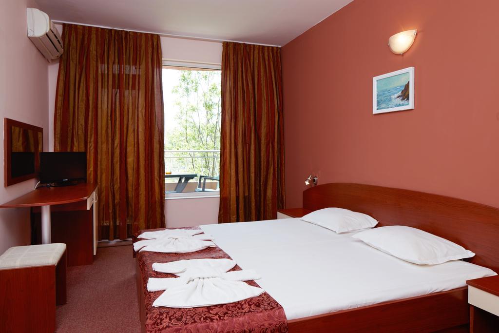 Guesthouse Kirov Ravda Bagian luar foto
