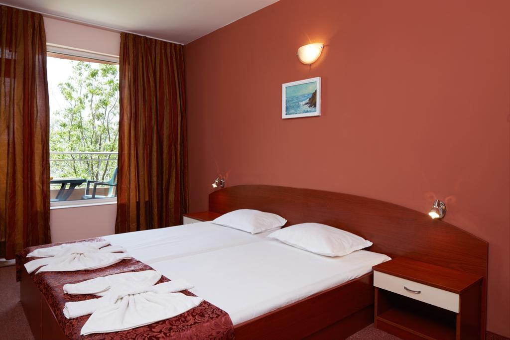 Guesthouse Kirov Ravda Bagian luar foto